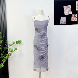 鹭青壹 玫瑰晕染吊带裙女夏立体褶皱设计复古印花连衣裙 紫玉钗