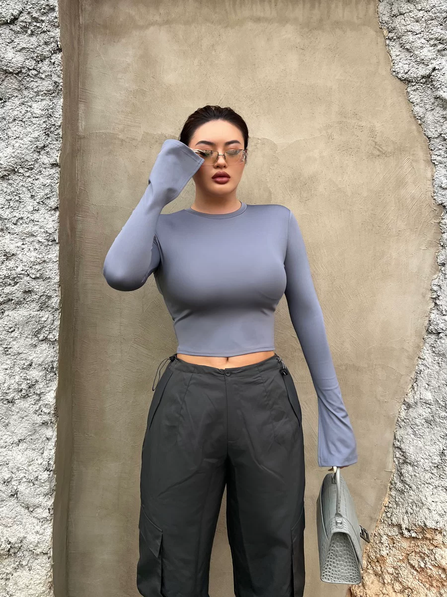 [Never return or exchange for big promotion products] LA PINKY homemade tight and slim round neck slit horseshoe sleeve top