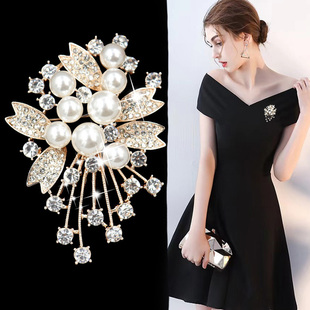 新款 胸花胸针高档 女奢华百搭大气别针配饰奢华百搭珍珠大衣西装