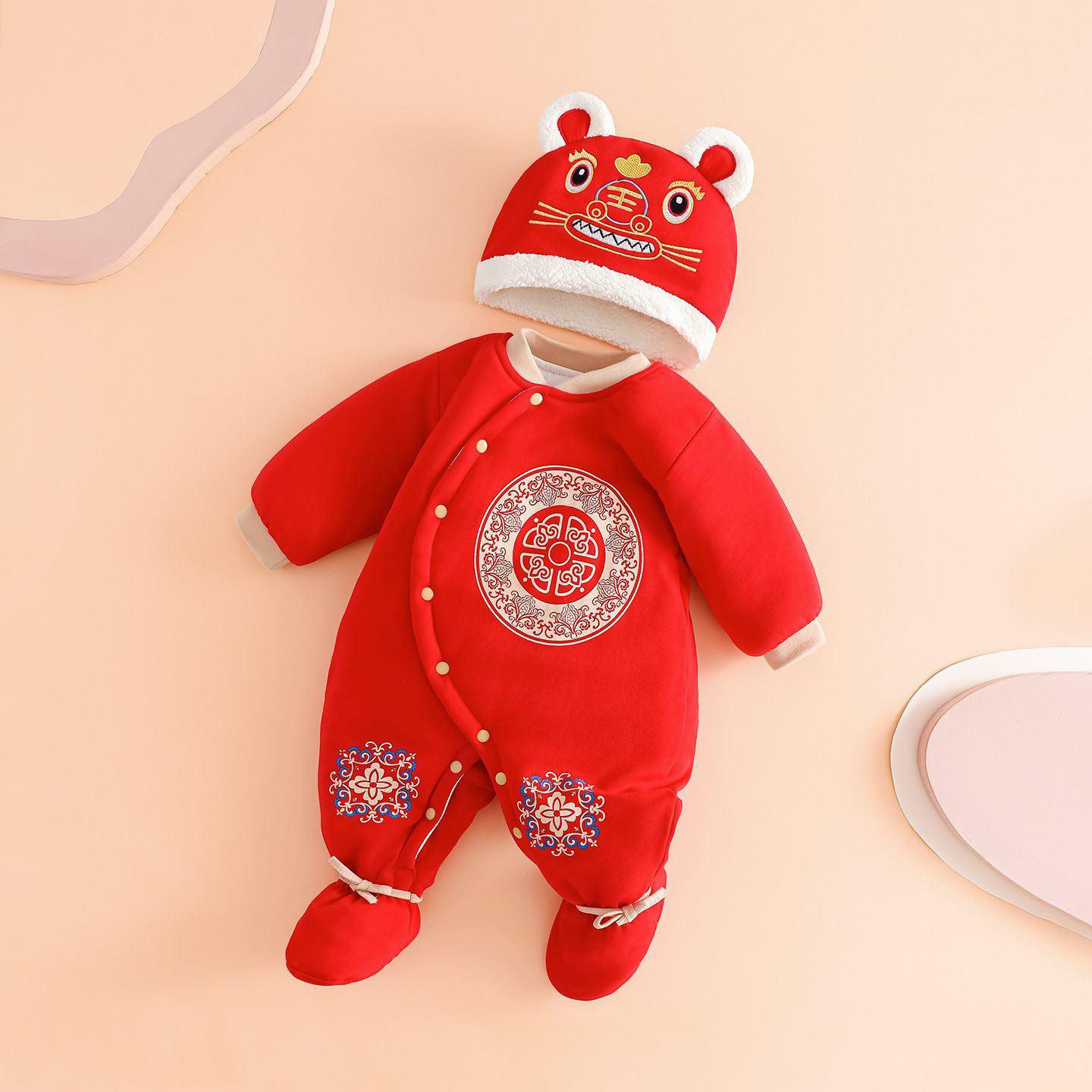 秋冬新生婴儿大红色连体衣包脚棉服满月宝拜年服厚款新年哈衣爬服