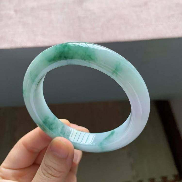 冰糯种飘蓝花翡翠处理玉手镯