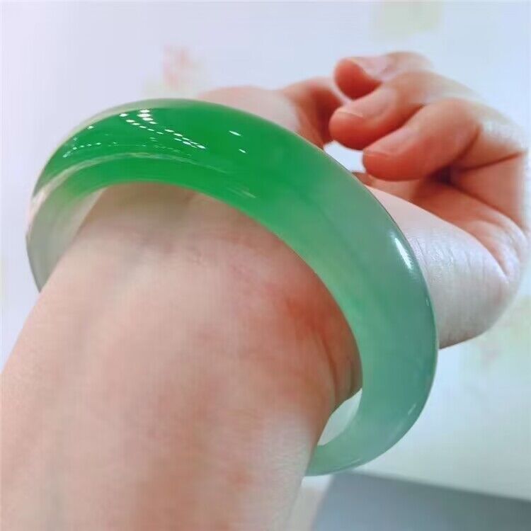 高冰种飘绿翡翠玉手镯
