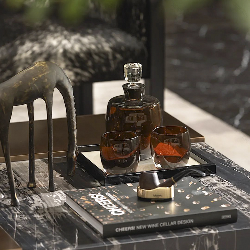 现代轻奢客厅茶几桌面酒具托盘组合简约样板房烟斗金属马摆件装饰