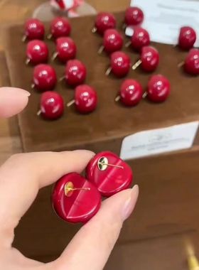 2026新款爆款红色珠子耳环女小众设计感轻奢高级耳钉秋冬复古耳饰