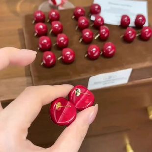 2026新款 红色珠子耳环女小众设计感轻奢高级耳钉秋冬复古耳饰 爆款