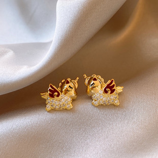 本命年微镶红色小飞马耳钉女小众轻奢高级感耳环气质独特百搭耳饰