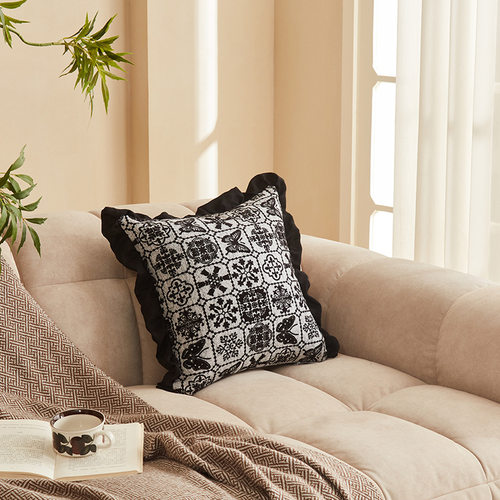 2026新款法式轻奢复古风抱枕靠垫