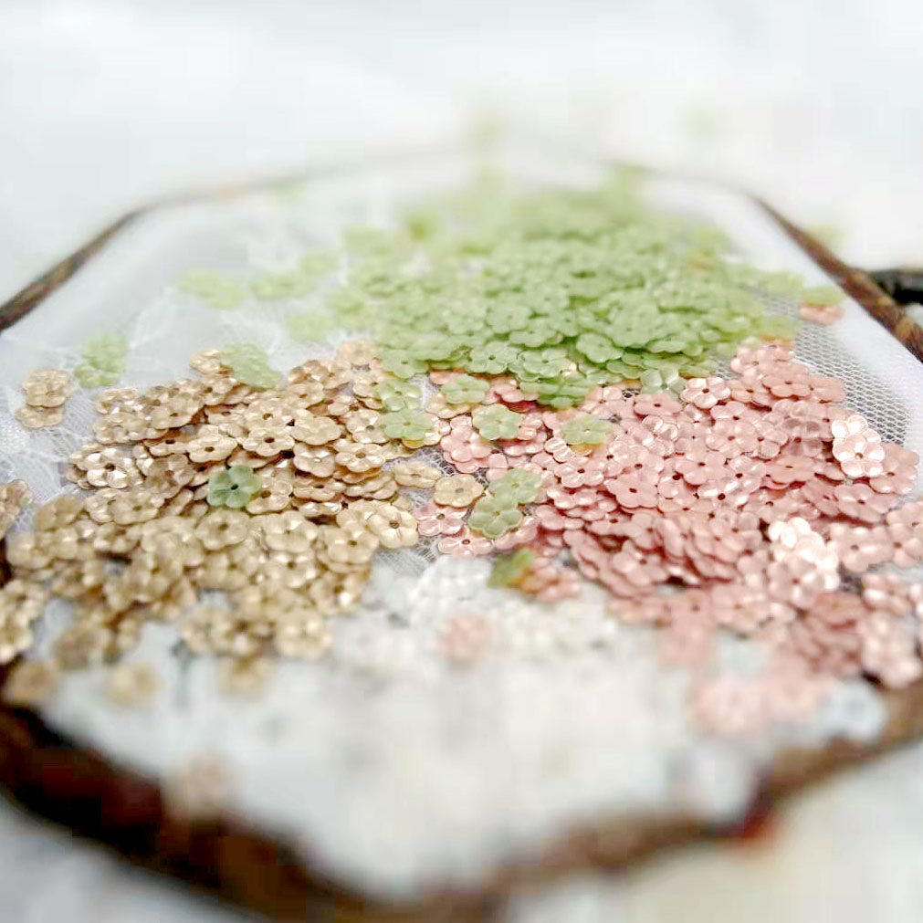 6MM golden Sequins manual Motif Sequins French Embroidery diy Clothing accessories 1 yuan 50 slicein the Textile fabrics/Accessories/Supporting, Textile Accessories, Sequins/Sequins category - from Buy2taobao.com to provide professional Taobao agent buy service