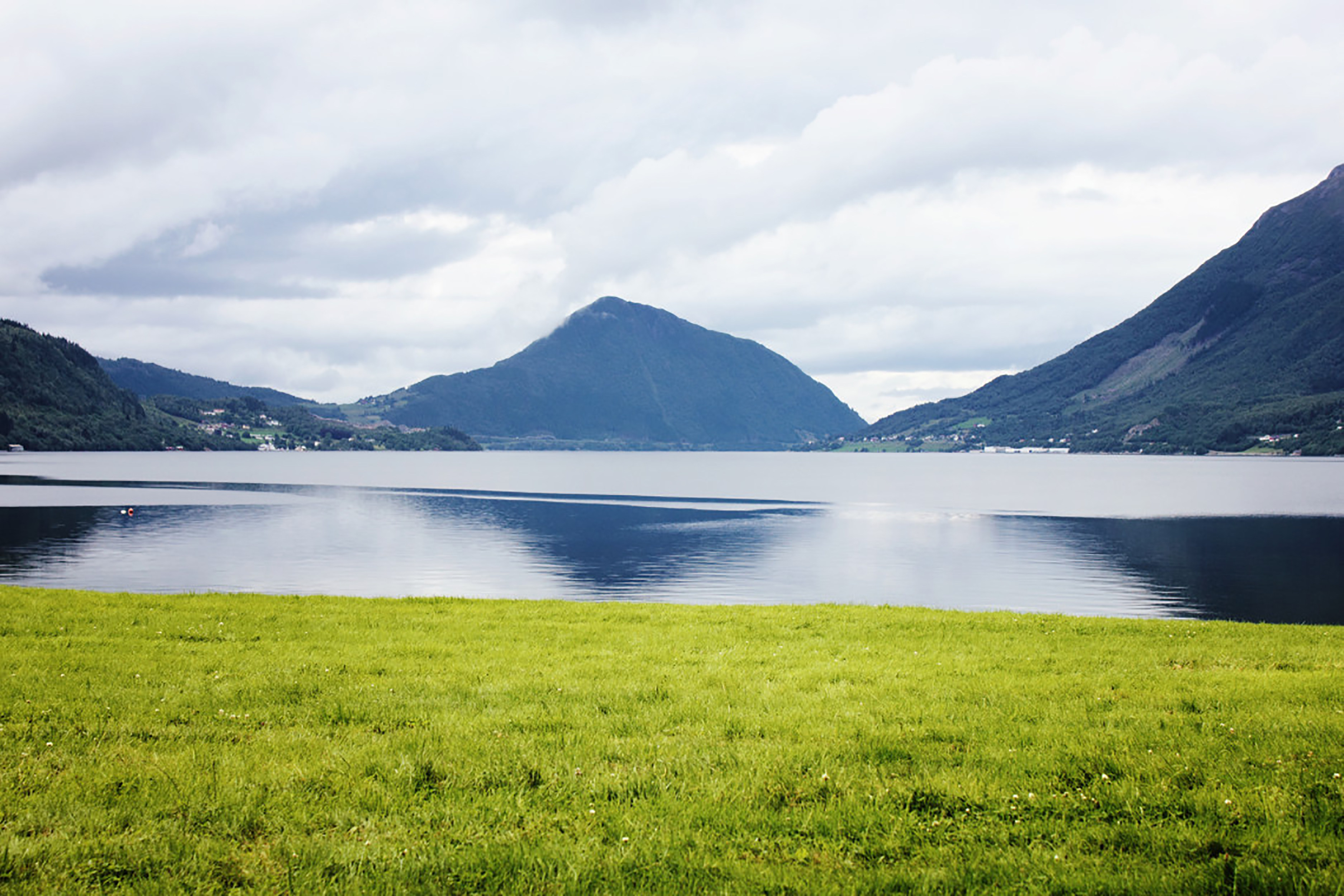 河流山水湖泊自然山水风景画海报流水生财招财画湖光山色中堂画83