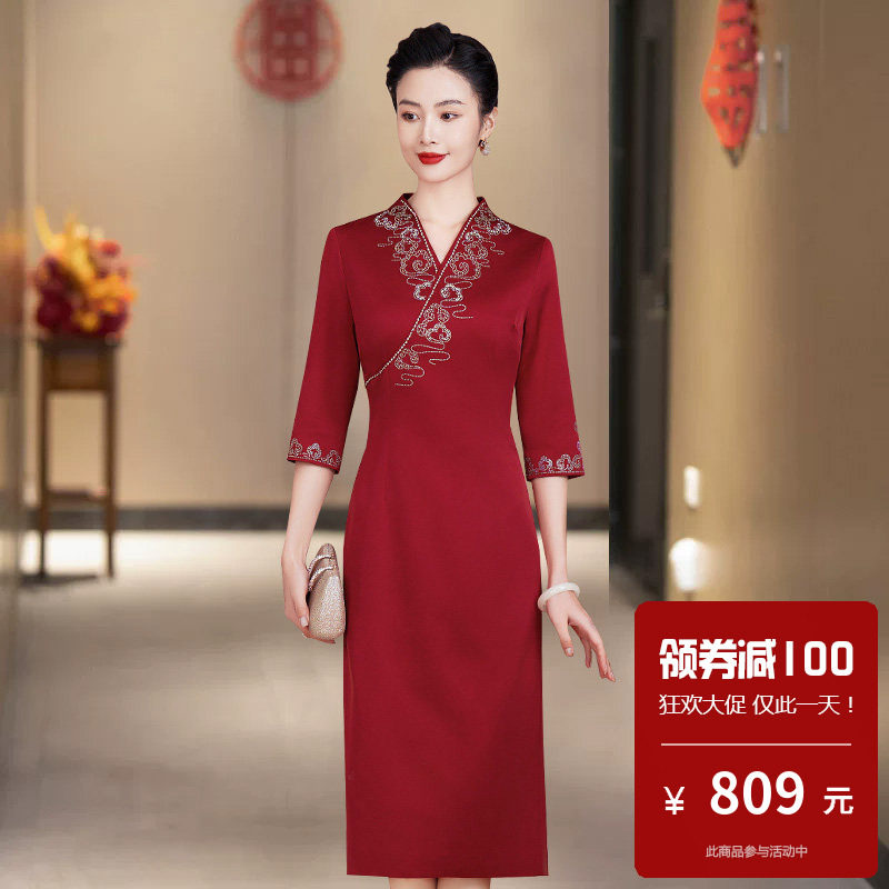 喜婆婆新中式国风旗袍轻奢高级感连衣裙v领女中年妈妈小个子后叉