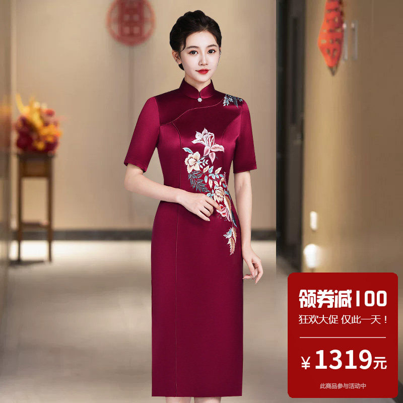 醋酸缎面旗袍中长款刺绣花高端大气上档次春款年轻款妈妈婚礼气质