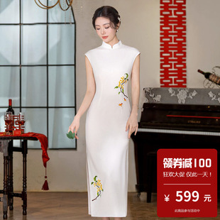 竹节仿棉旗袍长款无袖刺绣改良连衣裙轻奢高级感绝美新中式年轻款