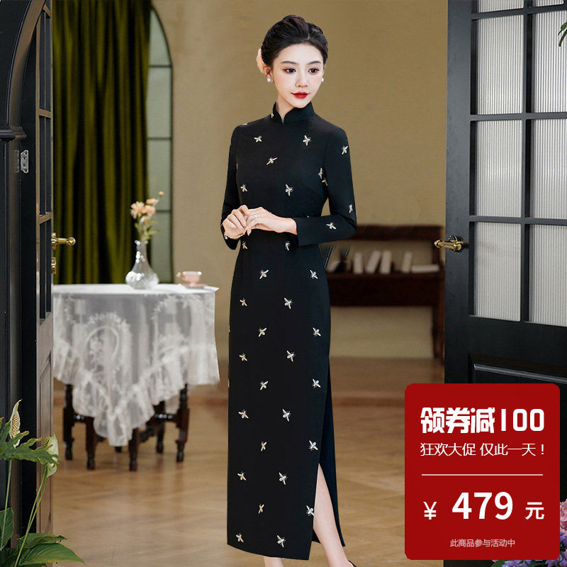 2026新款春旗袍长款长袖日常改良版民国复古文艺气质黑底蜜蜂刺绣