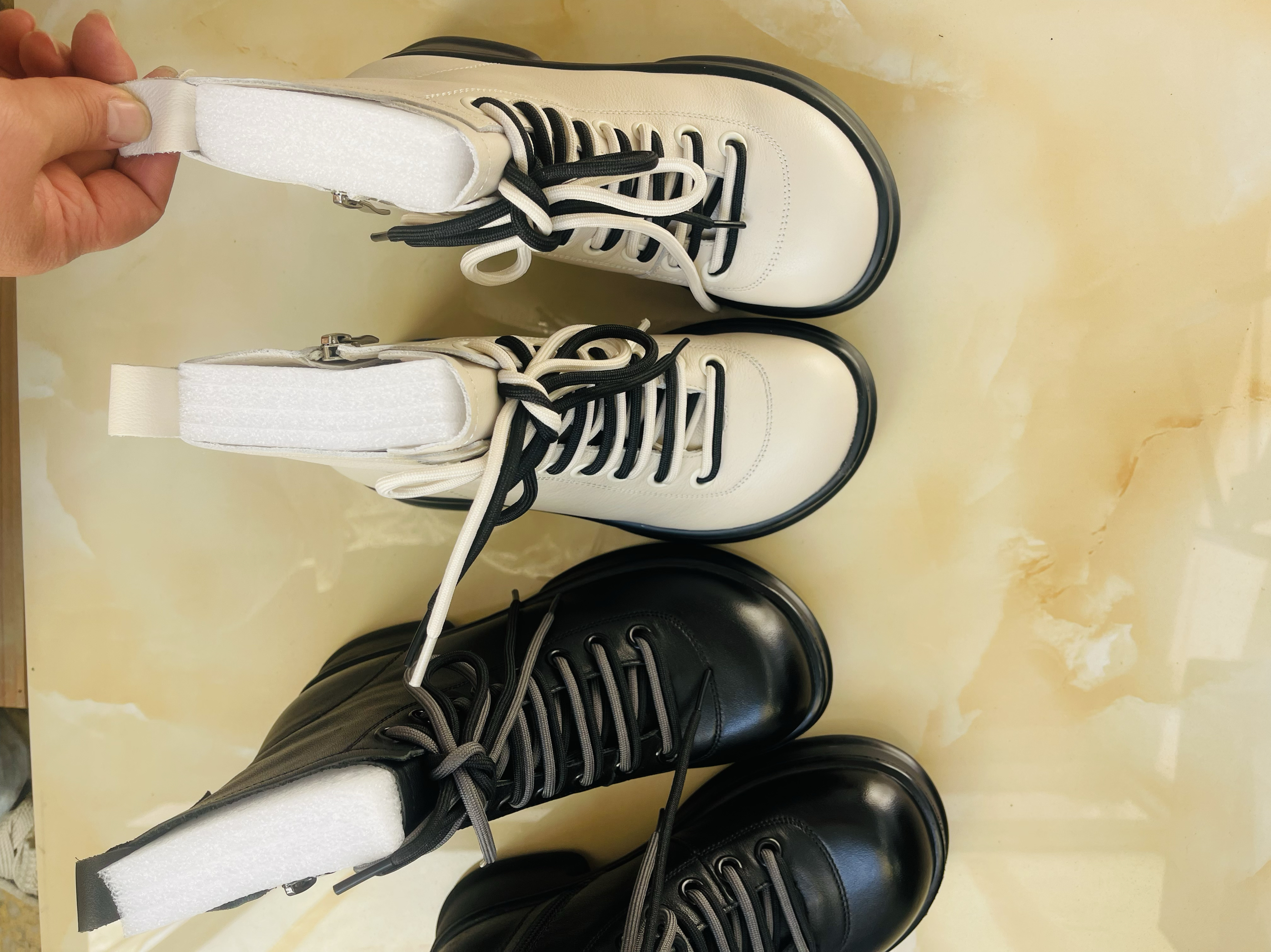 足以倾城马丁靴女靴子真皮头层牛皮短靴粗跟厚底短筒靴圆头双色鞋