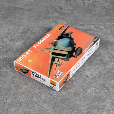 小号手拼装模型战斗机