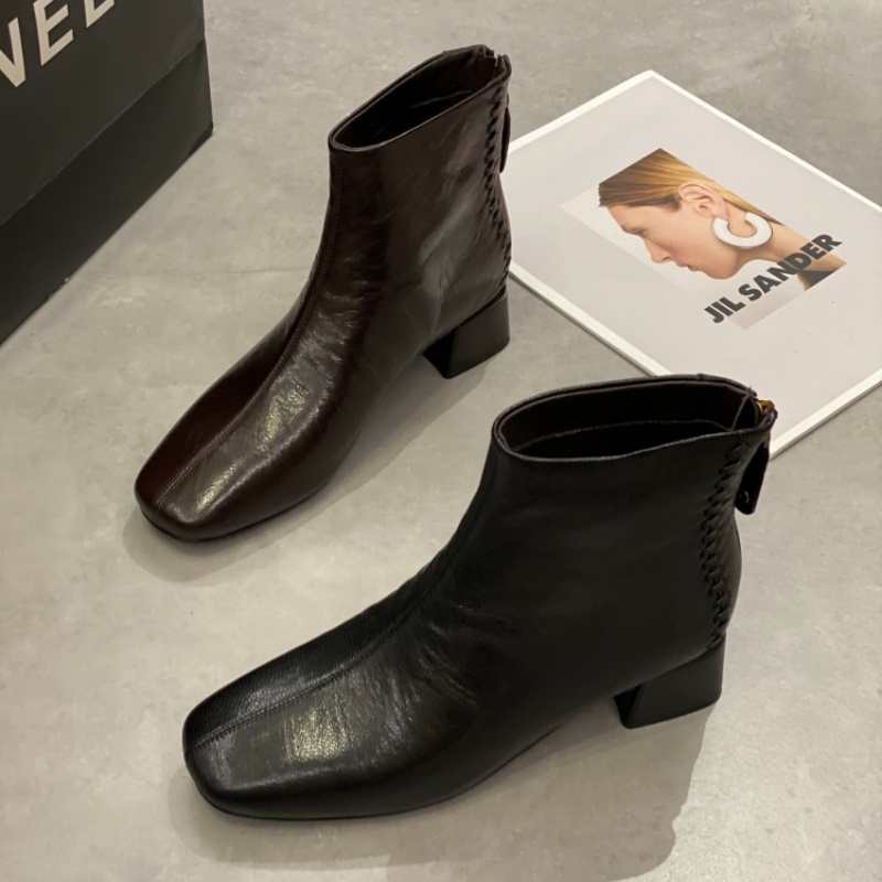 2025新款时尚休闲鞋增高方头