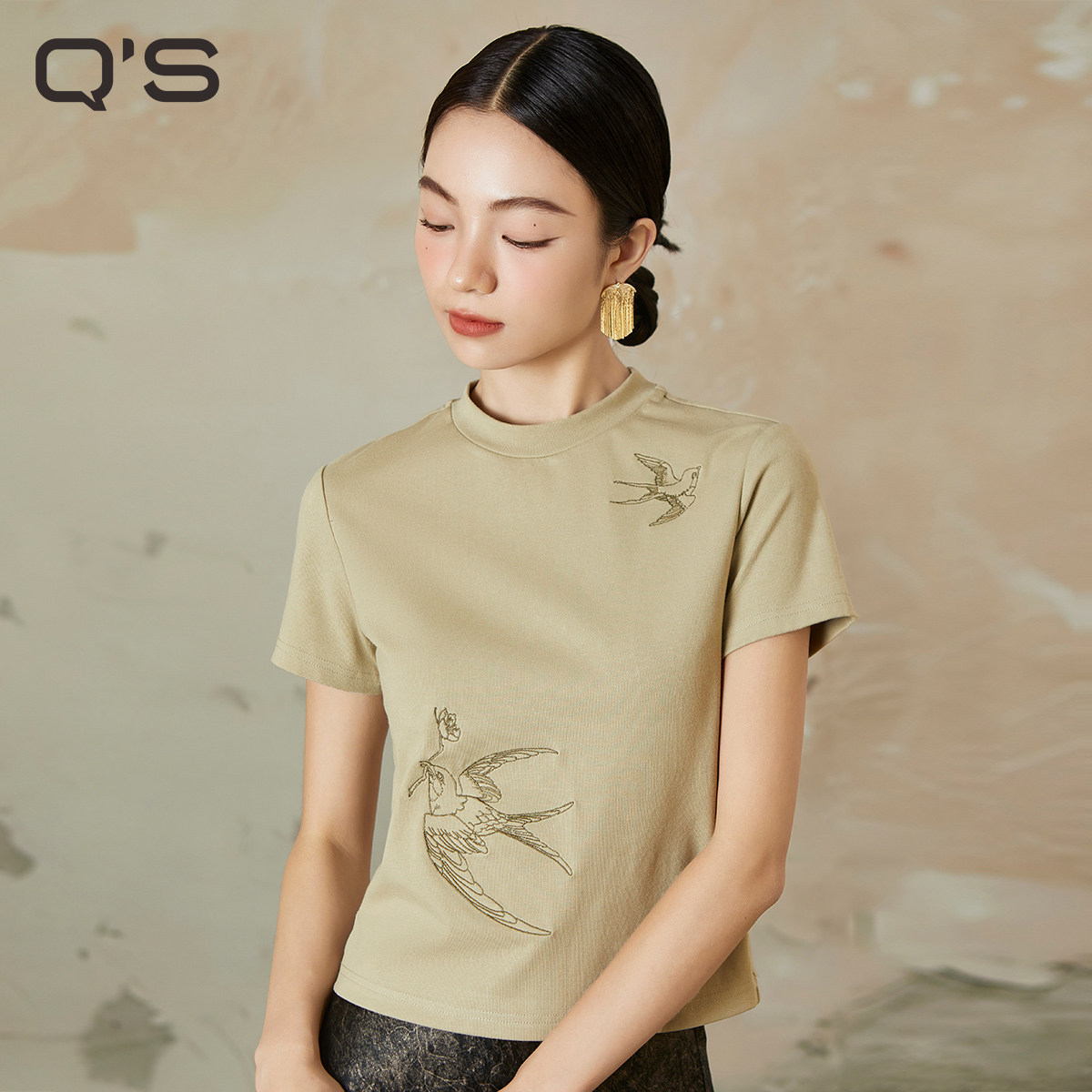 QS秸熙春秋新款针织套头T恤衫女喜鹊绣花立体百搭显瘦短袖上衣潮