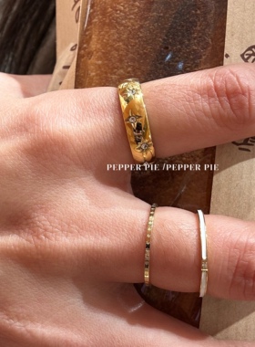 辣椒派 钛钢金色可洗手璀璨星芒闪耀钻戒女 闭口经典款素圈百搭