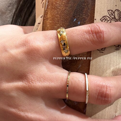 辣椒派 钛钢金色可洗手璀璨星芒闪耀钻戒女 闭口经典款素圈百搭