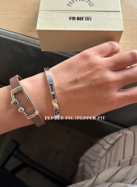 辣椒派 银色不掉色滑动钻石轨道手镯女闭口三钻光面贵妃镯极简ins