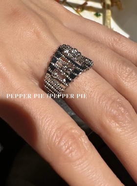 辣椒派小众设计银色手工蕾丝拉线缠绕戒指女 活动镭射珠时髦造型