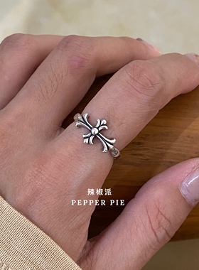 辣椒派新品不掉色 十字花细鸢尾纹克克戒指女 开口戒细戒鱼鳞