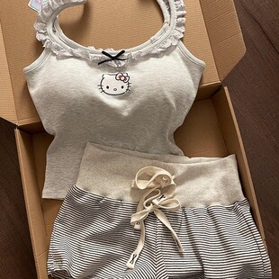 一整套 家居服学生 可爱HelloKitty印花带胸垫吊带睡衣女条纹短裤