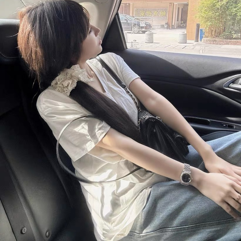 基础巨百搭白色V领内搭短袖女款