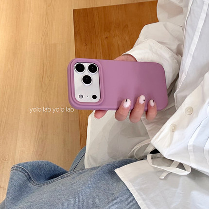 YOLO LAB高级感百搭黑加仑液态硅胶保护套iphone17适用15苹果14pm手机壳16全包防摔经典软糯亲肤手感13pro