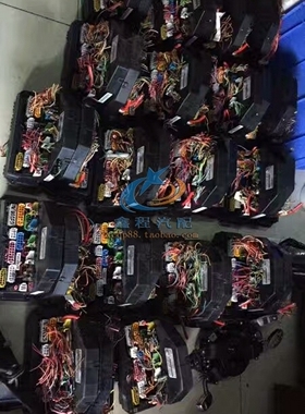 宝马E66 X5 E70 E53 E60 530 535 525 730 740 E90保险丝盒总成