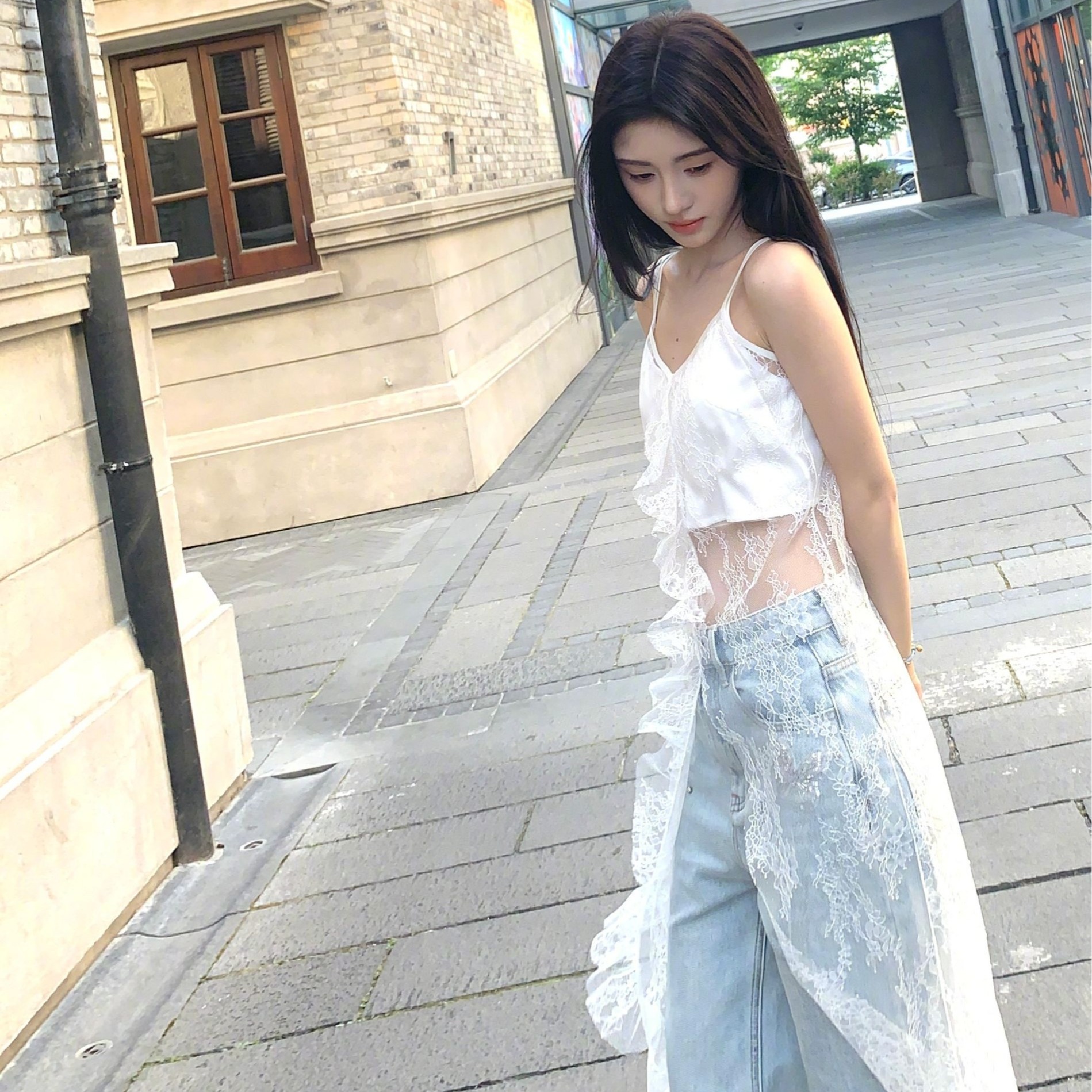 鞠婧祎明星同款2025夏季新款精致甜美不规则蕾丝罩衫上衣吊带裙女