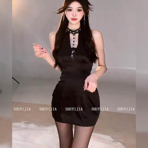 SYJ/舒衣家 微胖mm法式气质名媛镂空挂脖连衣裙女纯欲修身包臀裙