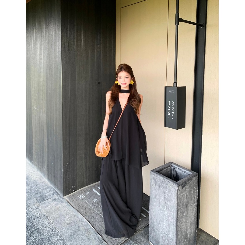 松弛感穿搭套装气质黑色v领挂脖背心女夏季休闲阔腿裤长裤两件套