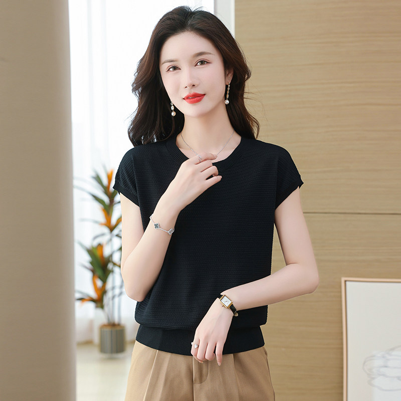 Short-Sleeved T-Shirt for Women, Summer Wear 2026 New Trendy Style, Stylish Thin Ice Silk Knitted Batwing Top for Moms