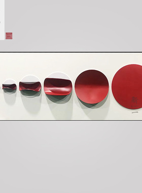 立体红色样板房沙发墙壁挂画