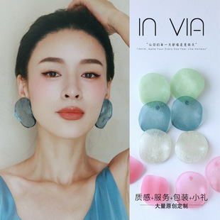 海蓝透明粉绿色虾片耳环王菲同款时尚夸张耳钉2026超火爆款度假风