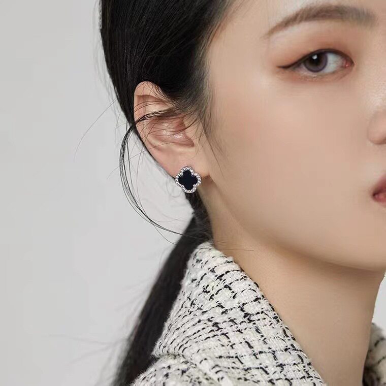s999纯银黑色四叶草耳钉女2026年轻奢气质高级感耳环网红韩国耳饰