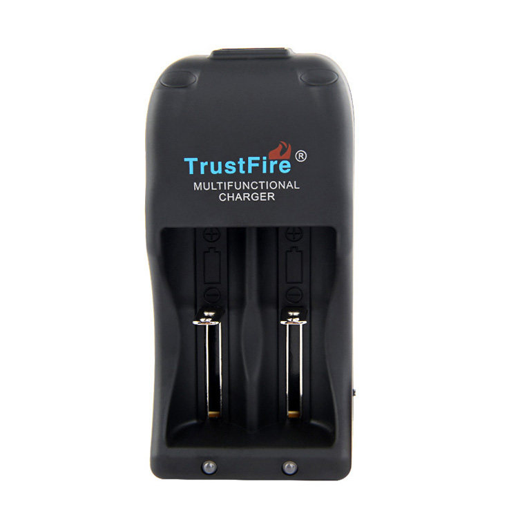 Trustfire TR-006 双电压 3.0V/4.2V 多功能锂电池充电器