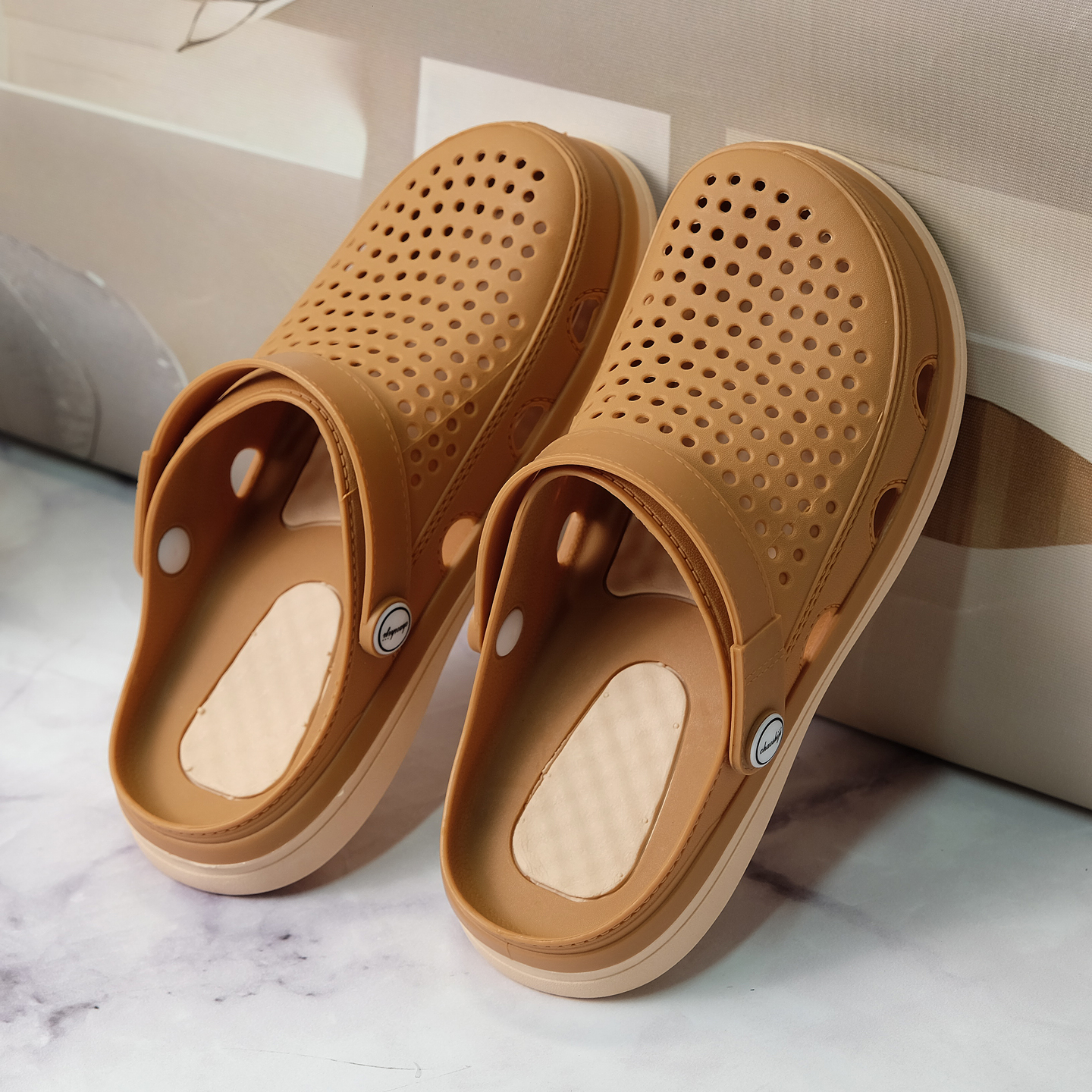 夏季进口越南女款户外洞洞鞋