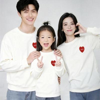 母女2025新款亲子装一家三口炸街高端爱心全家福服装秋季母子卫衣