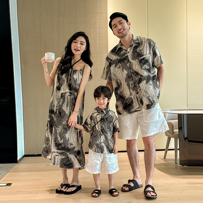 亲子装夏季三亚风沙滩裙一家三口全家装衬衫海边度假母女雪纺裙潮