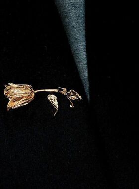欧美复古金枝玫瑰花胸针女中古款金属风高级感花朵西装外套配饰