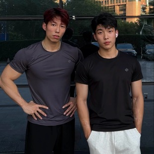 吸湿健身短袖 速干训练T恤反光印花透气弹力修身 美式 ULTISO本源
