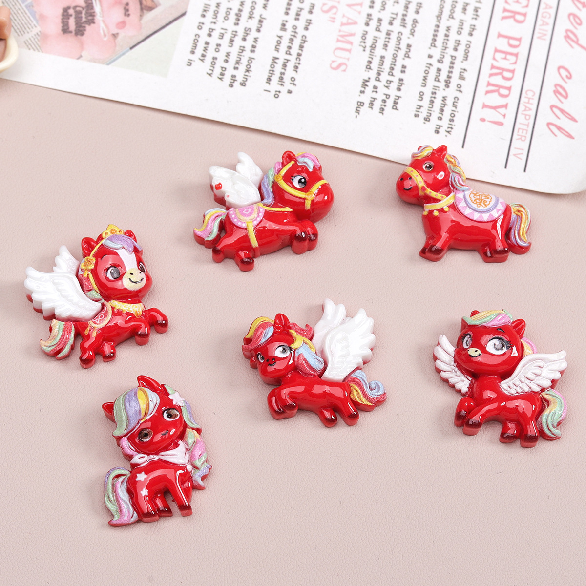 卡通diy树脂配件饰品新年红飞马发夹手机壳鞋扣钥匙扣吊坠配饰