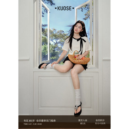 阔色蝴蝶结镂空设计感T恤