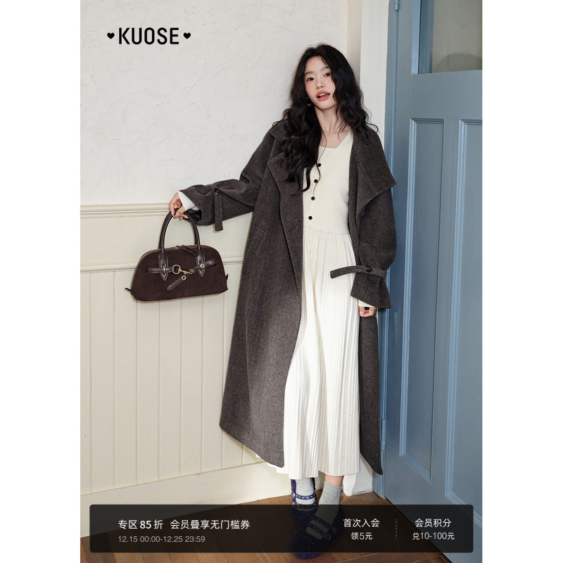 不对称翻领长款呢子大衣