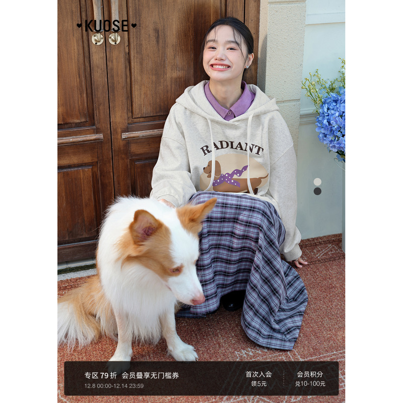 灰色设计感印花加绒连帽卫衣女装