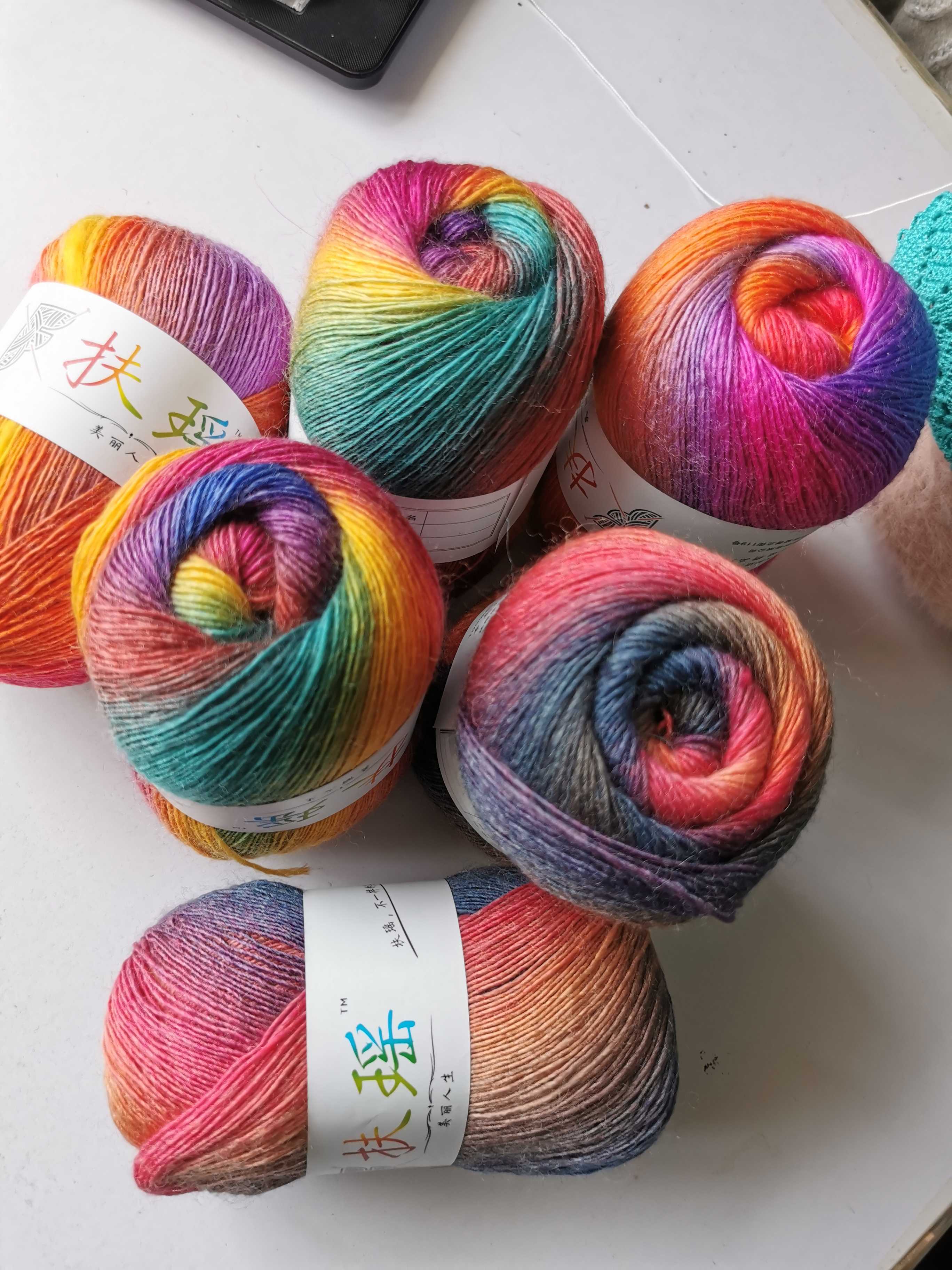 扶瑶纯羊毛魔球段染线 彩虹线 披肩钩针工具围巾线精品不起球包邮