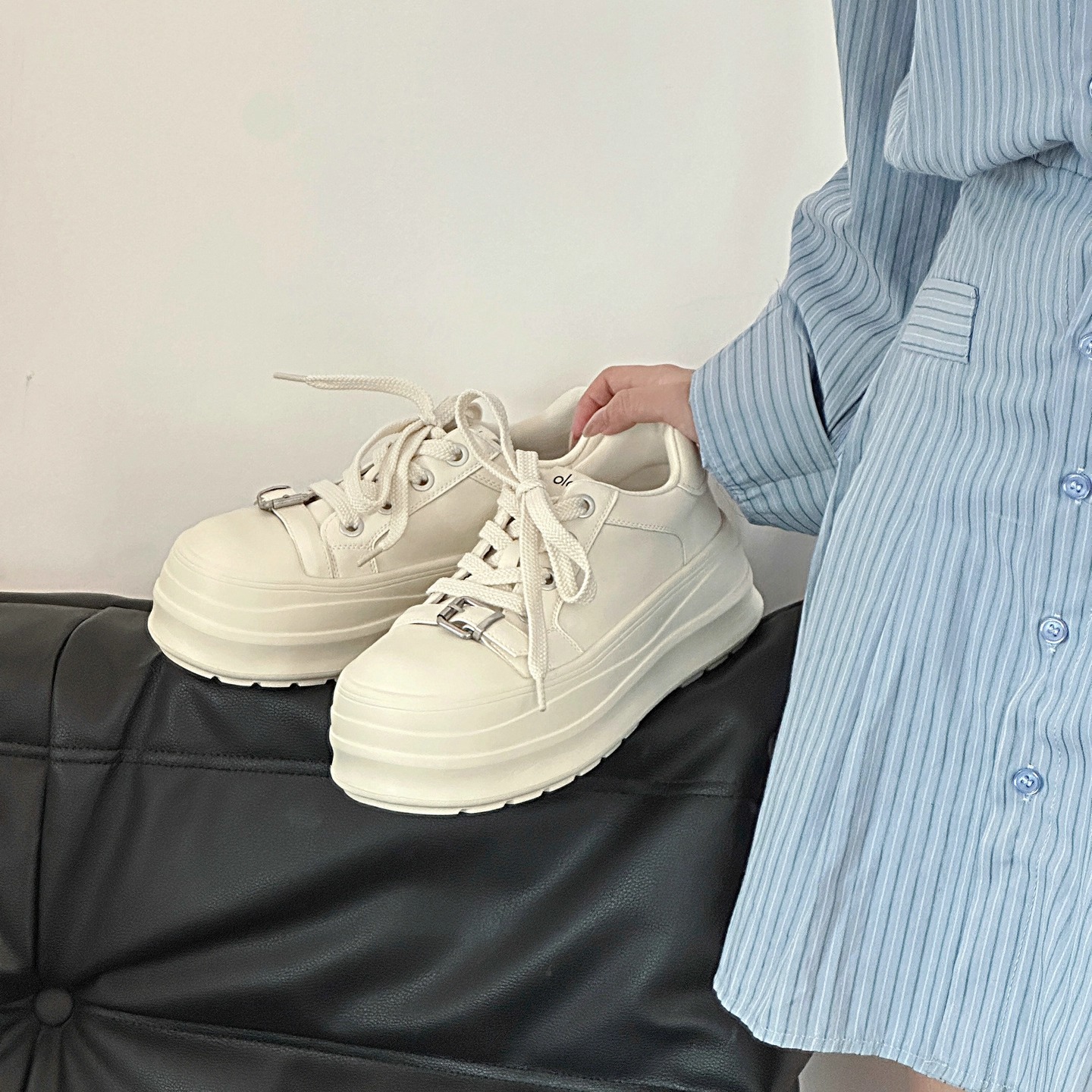 小个子厚底轻便小白鞋女