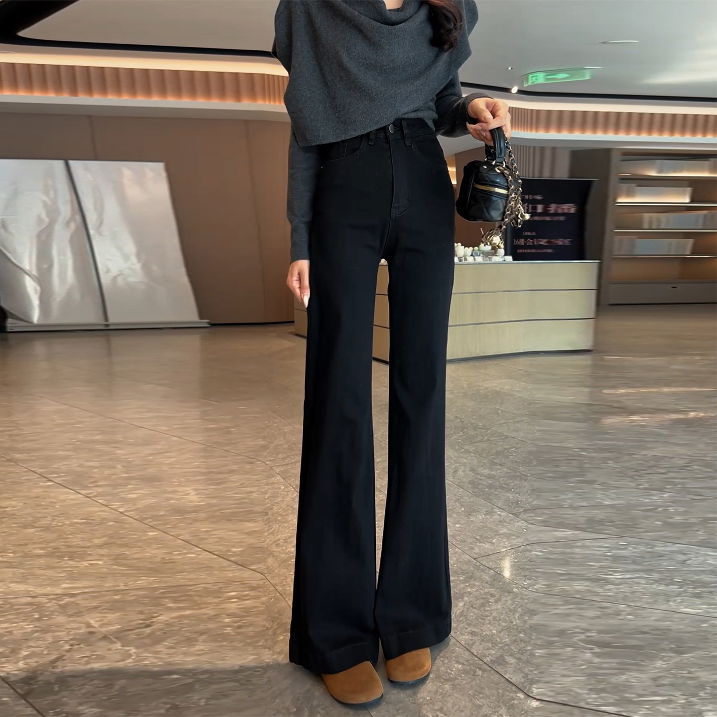 黑色加绒微喇叭牛仔裤女秋冬